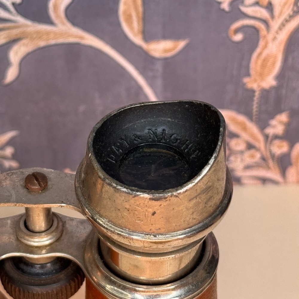 Antique Estate Brown Leather and Metal Opera Binoculars Made in France - Picture 13 of 13